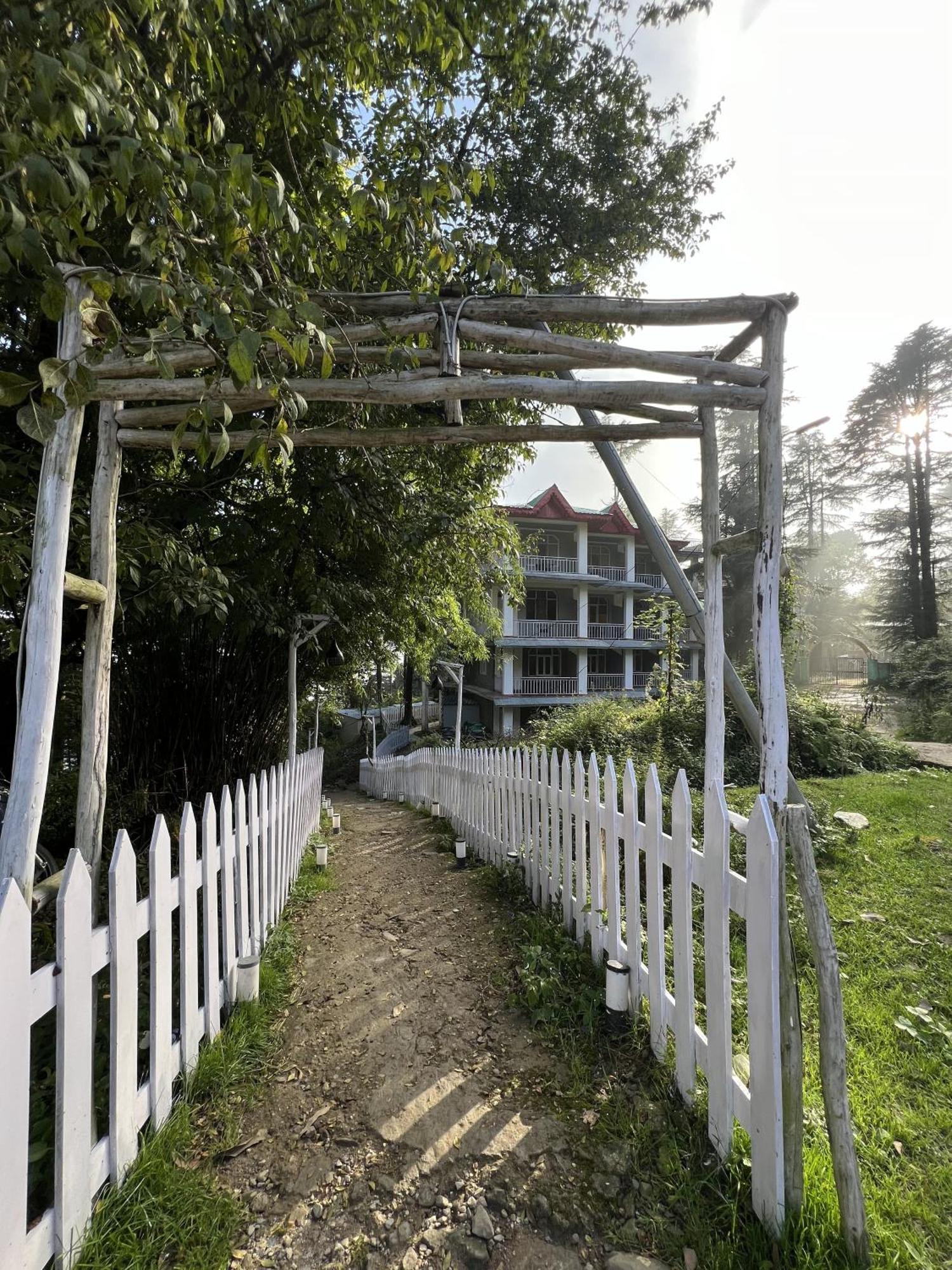 Himtrek Stays,Mcleodganj Маклеод-Гандж Екстер'єр фото